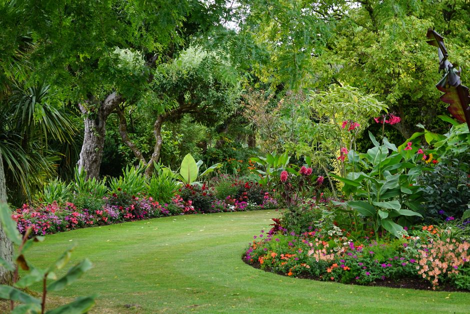 Well-maintained southern landscaping with azaleas and pine straw in the Lowcountry